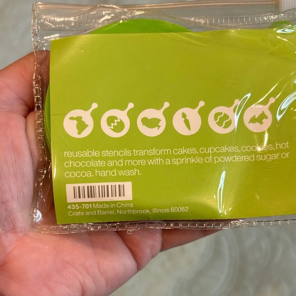 Crate&Barrel Set of 6 Easter Cupcake Stencils Set